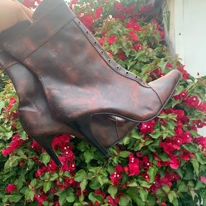 Chocolate brown/Red heel boots